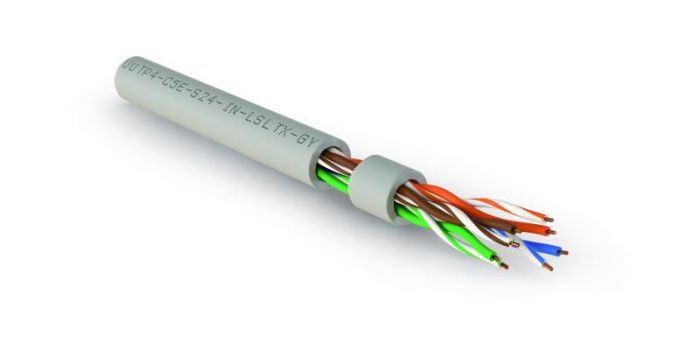 Кабель витая пара U/UTP кат.5e 4х2х24AWG solid нг(А)-LSLTх UUTP4-C5E-S24-IN-LSLTх-GY-305 сер. (уп.305м) Hyperline 426001